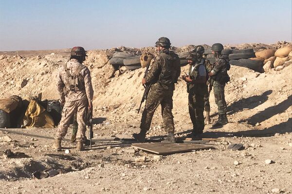 Los pormenores de la ofensiva del Ejército sirio sobre las posiciones de Daesh - Sputnik Mundo