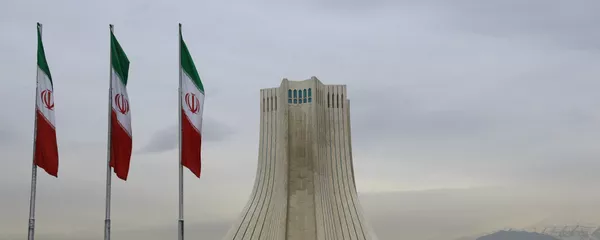 Banderas de Irán en Teherán Banderas de Irán en Teherán - Sputnik Mundo
