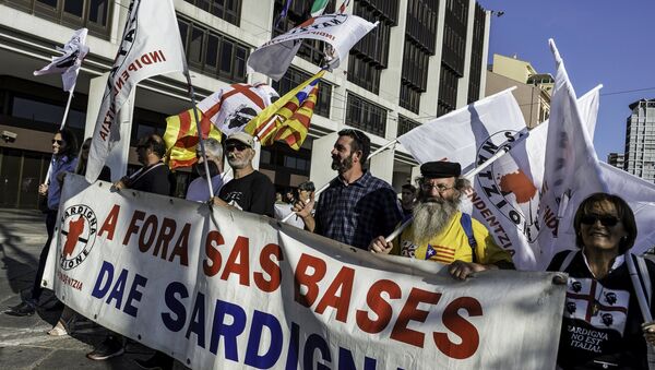 Una manifestación antiguerra en Cagliari - Sputnik Mundo