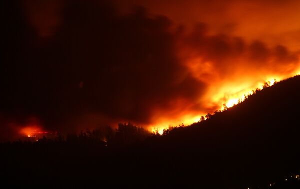Incendios devoran Galicia en octubre de 2017 Incendios devoran Galicia en octubre de 2017 - Sputnik Mundo