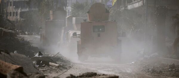 Vehículos militares en Al Raqa, Siria - Sputnik Mundo