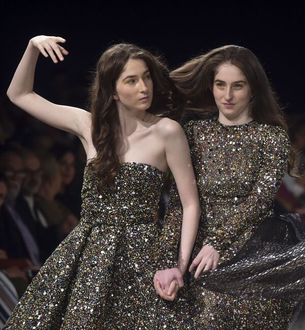 Los osados atuendos de la Semana de la Moda de Panamá - Sputnik Mundo