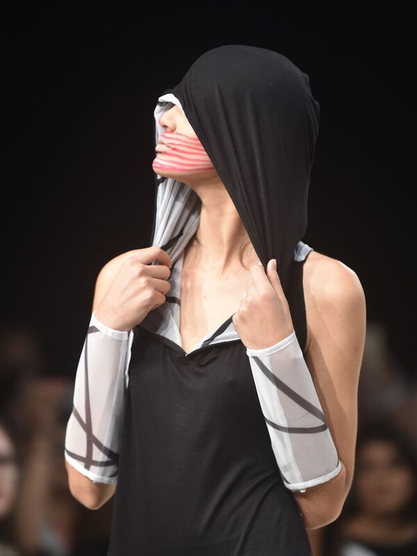 Los osados atuendos de la Semana de la Moda de Panamá - Sputnik Mundo