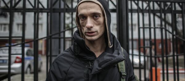 El artista ruso Piotr Pavlenski - Sputnik Mundo