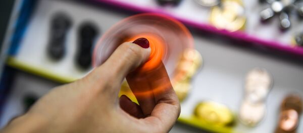 Venta de spinners en Moscú - Sputnik Mundo