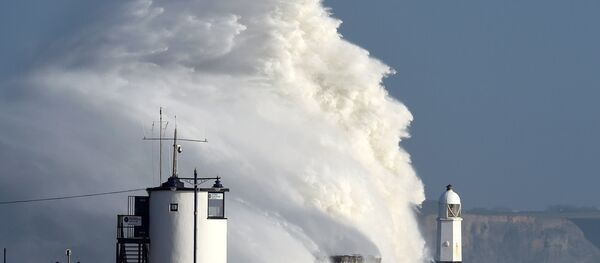 La tormenta Ofelia en Gran Bretaña - Sputnik Mundo