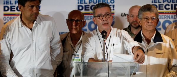 Gerardo Blyde (centro), el coordinador del Comando Nacional de Campaña la oposición venezolana - Sputnik Mundo