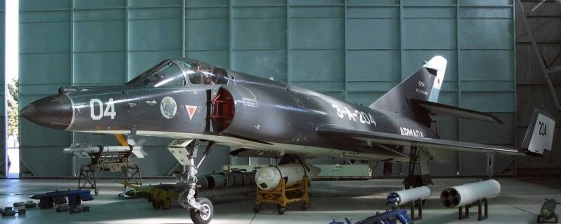 Un Super Étendard argentino igual que el que lanzó el misil Exocet contra el HMS Sheffield en 1982 - Sputnik Mundo, 1920, 13.06.2024