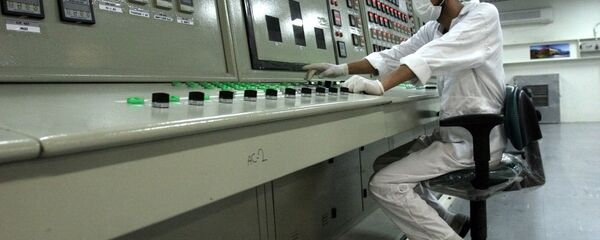 Técnico en una planta nuclear en Irán (archivo) Técnico en una planta nuclear en Irán (archivo) - Sputnik Mundo