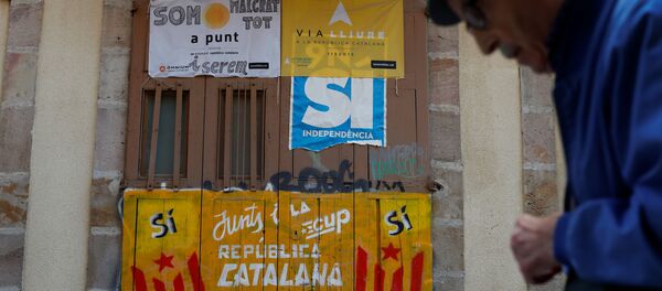 Los graffiti pro-independistas en Barcelona - Sputnik Mundo