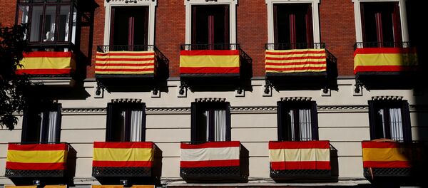 Las banderas de España y Cataluña - Sputnik Mundo