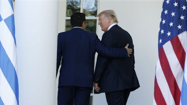 El presidente griego, Alexis Tsipras, y el presidente de EEUU, Donald Trump El presidente griego, Alexis Tsipras, y el presidente de EEUU, Donald Trump - Sputnik Mundo
