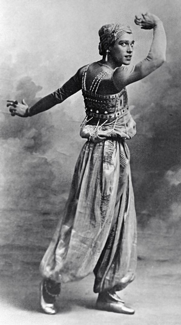 Vaclav Nijinsky, bailarín de 'Les Ballets Russes', interpretando un papel en 'Scheherezade', de Nicolai Rimsky-Korsakov. - Sputnik Mundo
