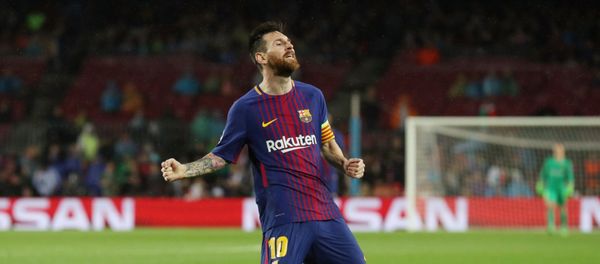 Lionel Messi en el juego de Barcelona contra Olympiakos Lionel Messi en el juego de Barcelona contra Olympiakos - Sputnik Mundo