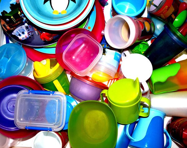 Utensilios de plástico propios de la cocina - Sputnik Mundo