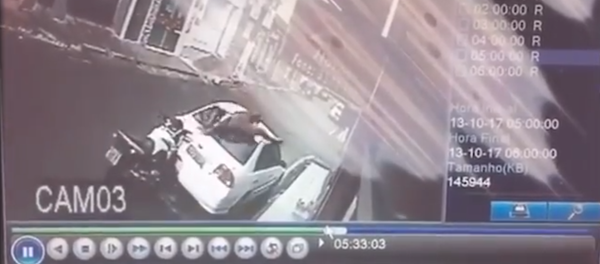 Insólito accidente de tráfico en Brasil Insólito accidente de tráfico en Brasil - Sputnik Mundo