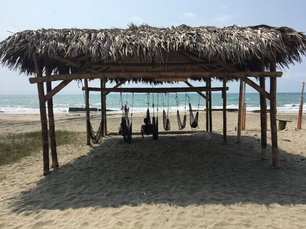  Playa de la comunidad San Jacinto, afectada por el terremoto y que hoy se recupera con empredimientos turísticos. - Sputnik Mundo