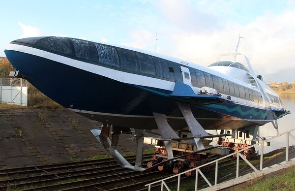 El primer barco hidroala ruso Kometa 120M del proyecto 23160 - Sputnik Mundo