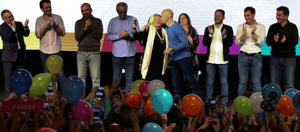 Diputada reelecta, Elisa Carrió, y jefe de Gobierno de la capital, Horacio Rodríguez Larreta Diputada reelecta, Elisa Carrió, y jefe de Gobierno de la capital, Horacio Rodríguez Larreta - Sputnik Mundo