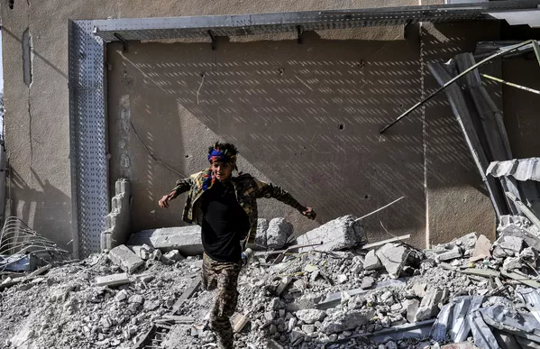 Las ruinas de Al Raqa, nueva muestra del 'doble rasero' de EEUU Las ruinas de Al Raqa, nueva muestra del 'doble rasero' de EEUU - Sputnik Mundo