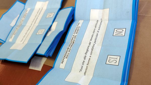 La votación en el referéndum de autonomía de Véneto La votación en el referéndum de autonomía de Véneto - Sputnik Mundo