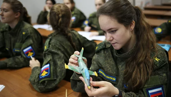 Las más cualificadas representantes de la Escuela Superior de Aviación militar de Krasnodar - Sputnik Mundo