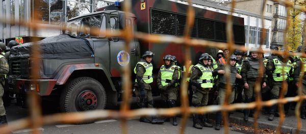 Manifestación cerca de la Rada Suprema de Ucrania en Kiev Manifestación cerca de la Rada Suprema de Ucrania en Kiev - Sputnik Mundo
