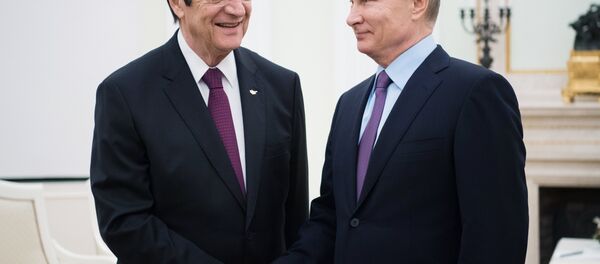 Presidente de Rusia, Vladímir Putin y presidente de Chipre, Nikos Anastasiadis Presidente de Rusia, Vladímir Putin y presidente de Chipre, Nikos Anastasiadis - Sputnik Mundo