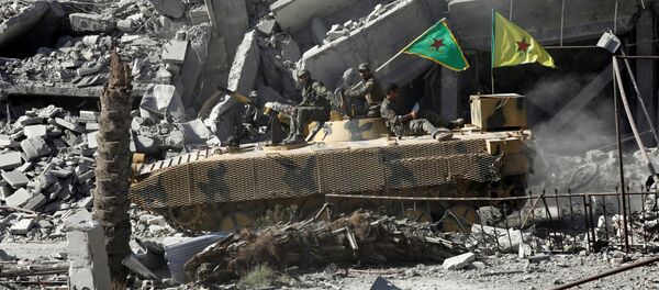 Fuerzas Democráticas Sirias en la ciudad de Al Raqa - Sputnik Mundo