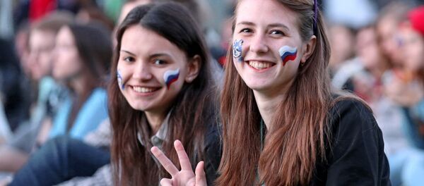 Hinchas rusas (imagen referencial) - Sputnik Mundo