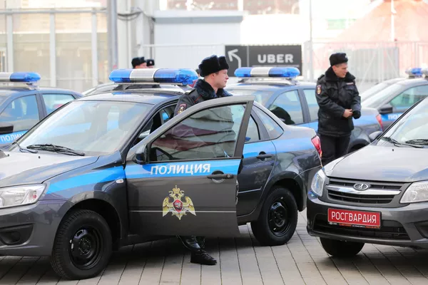 Lada Granta de Rosgvardia Lada Granta de Rosgvardia - Sputnik Mundo