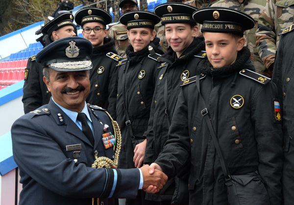 Rusia y la India, unidas para exhibir su fuerza en las maniobras Indra 2017 - Sputnik Mundo