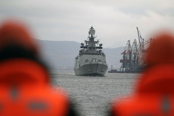 Rusia y la India, unidas para exhibir su fuerza en las maniobras Indra 2017 - Sputnik Mundo