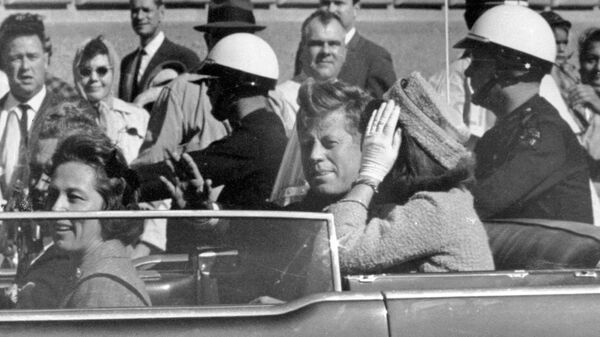 El 35 presidente de EEUU John F. Kennedy y la primera dama Jackie Kennedy (archivo) - Sputnik Mundo