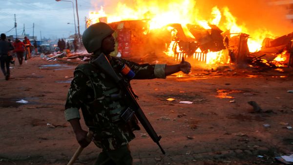 Enfrentamientos entre la policía y oposición en Kenia Enfrentamientos entre la policía y oposición en Kenia - Sputnik Mundo