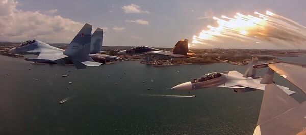 Impactante vídeo del novedoso caza polivalente ruso Su-30SM en el cielo Impactante vídeo del novedoso caza polivalente ruso Su-30SM en el cielo - Sputnik Mundo