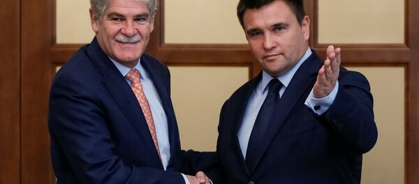 El ministro de Asuntos Exteriores de España, Alfonso Dastis, y su homólogo ucraniano, Pabló Klimkin - Sputnik Mundo