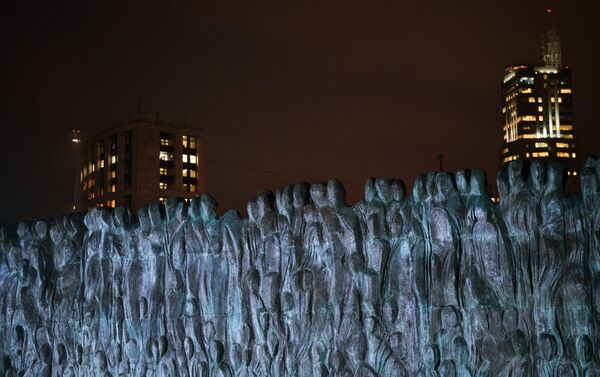 La ceremonia de apertura del monumento 'El muro del duelo' en Moscú, Rusia La ceremonia de apertura del monumento 'El muro del duelo' en Moscú, Rusia - Sputnik Mundo