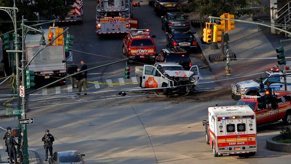 Los servicios de emergencia en el lugar del atropello y tiroteo en Nueva York el 31 de octubre de 2017 - Sputnik Mundo