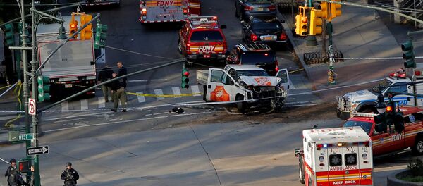 Los servicios de emergencia en el lugar del atropello y tiroteo en Nueva York el 31 de octubre de 2017 - Sputnik Mundo
