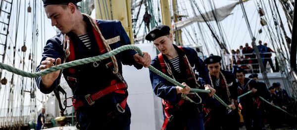 Jóvenes marineros rusos en el velero Kruzenshtern - Sputnik Mundo