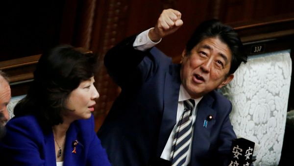Shinzo Abe reelegido primer ministro de Japón Shinzo Abe reelegido primer ministro de Japón - Sputnik Mundo