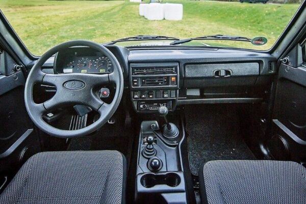 El interior de Lada Niva  - Sputnik Mundo