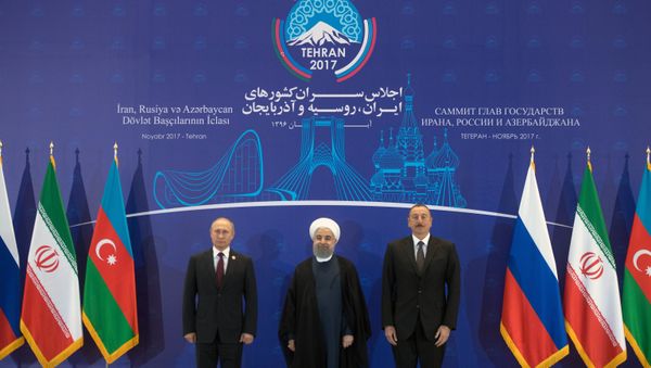 Presidente ruso, Vladímir Putin, presidente de Irán, Hasán Rohaní y presidente azerbaiyano, Ilham Aliyev Presidente ruso, Vladímir Putin, presidente de Irán, Hasán Rohaní y presidente azerbaiyano, Ilham Aliyev - Sputnik Mundo