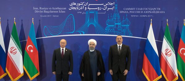 Presidente ruso, Vladímir Putin, presidente de Irán, Hasán Rohaní y presidente azerbaiyano, Ilham Aliyev - Sputnik Mundo
