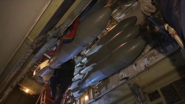 Misil a misil, los bombarderos Tu-22M3 eliminan las posiciones de Daesh - Sputnik Mundo