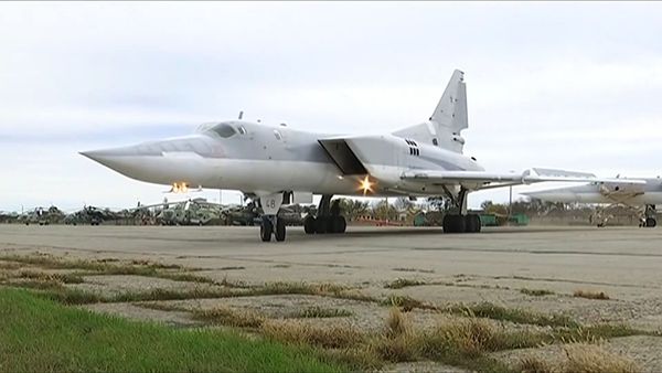 Misil a misil, los bombarderos Tu-22M3 eliminan las posiciones de Daesh - Sputnik Mundo