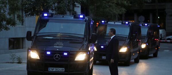 Vagonetas de la Policía Nacional de España - Sputnik Mundo