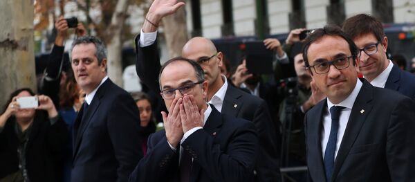 De izquierda a derecha los exconsejeros Joaquim Forn, Raül Romeva, Jordi Turull, Josep Rull y Germà Gordó - Sputnik Mundo