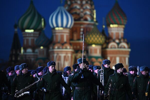 El histórico desfile militar del 7 de noviembre de 1941 vuelve a la Plaza Roja - Sputnik Mundo